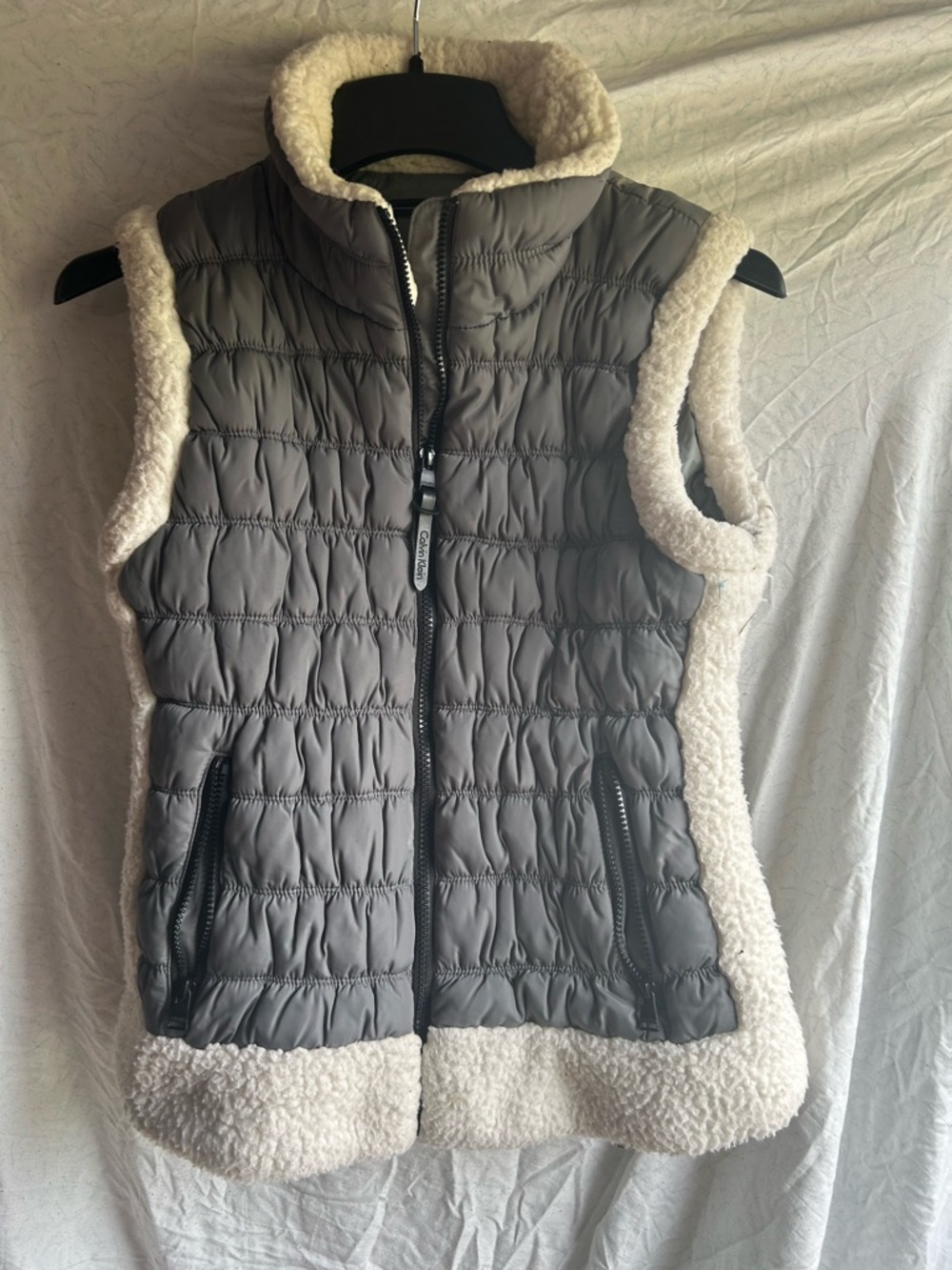 Calvin Klein Gray Quilted Vest with White Sherpa Trim Large Gray
